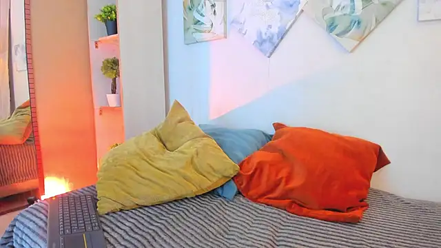 iiangel  online show from January 17, 2026, 3:32 am