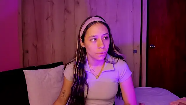 Snapshot of TANIA_06 chatting on May 7, 2026, 1:03 pm TANIA 06 online show from May 7, 2026, 1:03 pm