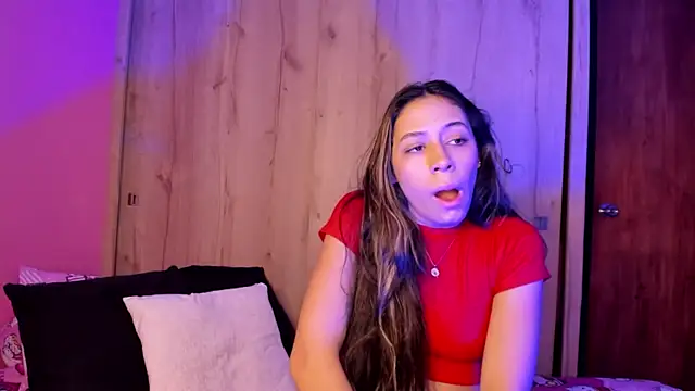 Snapshot of TANIA_06 chatting on May 11, 2026, 1:56 pm TANIA 06 online show from May 11, 2026, 1:56 pm