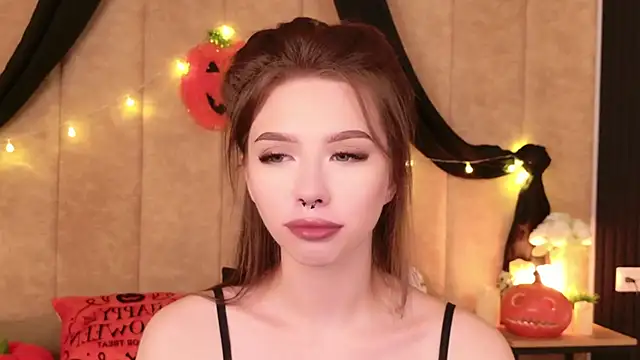 Sierra Fane online show from October 24, 2025, 6:12 am