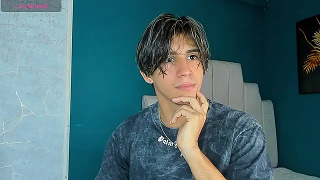 Allex Cano online show from October 11, 2025, 4:57 am