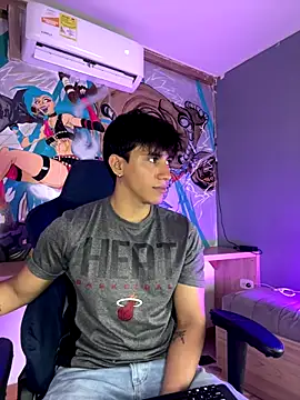 Allex Cano online show from November 7, 2025, 4:17 am