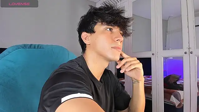 Allex Cano online show from February 14, 2026, 8:20 pm