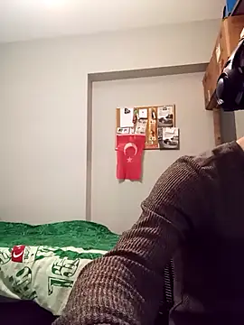 Snapshot of raskolnikovw chatting on October 31, 2025, 6:04 pm raskolnikovw online show from October 31, 2025, 6:04 pm