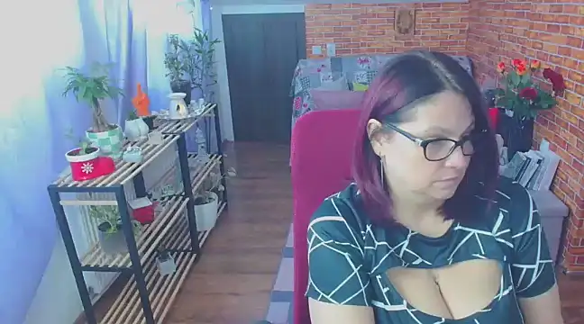 Snapshot of like2knowyou chatting on February 20, 2025, 10:48 am like2knowyou online show from February 20, 2025, 10:48 am