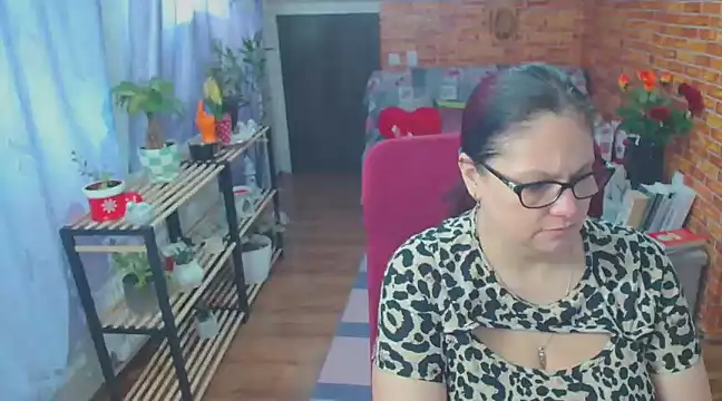 Snapshot of like2knowyou chatting on March 4, 2025, 11:51 am like2knowyou online show from March 4, 2025, 11:51 am