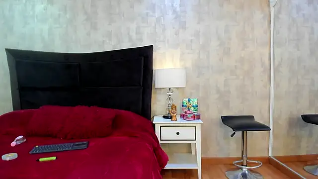 NahomyCarther online show from December 16, 2025, 3:22 am