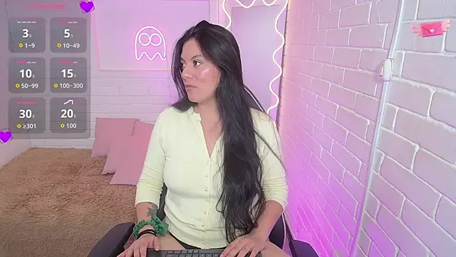 Coraline tay online show from October 2, 2025, 7:17 pm