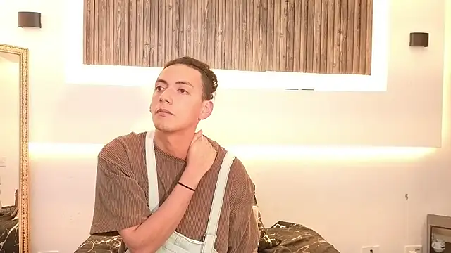 aron and paula online show from November 11, 2025, 5:13 am