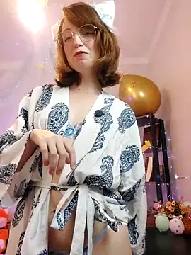 Elise Nyx online show from April 7, 2026, 1:35 pm