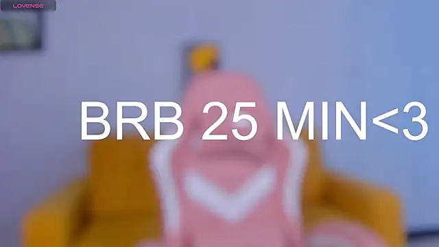 Snapshot of KristinMoore chatting on March 18, 2025, 12:17 pm KristinMoore online show from March 18, 2025, 12:17 pm