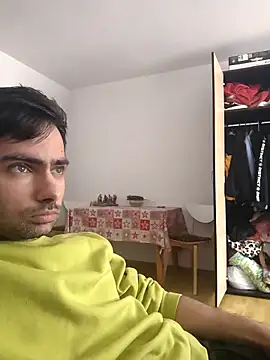 Snapshot of andreiiiii2025 chatting on April 3, 2026, 8:21 am andreiiiii2025 online show from April 3, 2026, 8:21 am