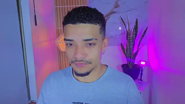 eross chipre  online show from October 17, 2025, 11:56 am