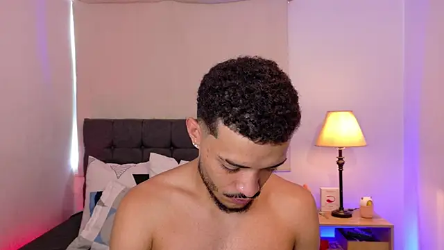 eross chipre  online show from March 12, 2026, 5:06 pm