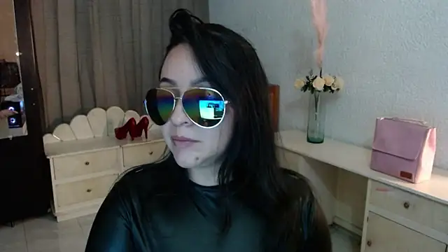 EngelCristaly online show from February 1, 2026, 8:01 am