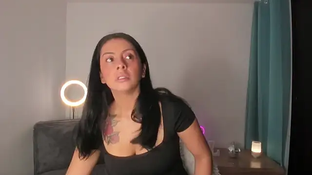  lucianapalmer online show from April 12, 2026, 3:26 pm