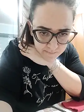 Dolcecurvy online show from October 29, 2025, 3:44 pm