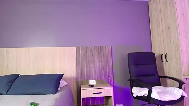 Ashly hills online show from March 2, 2025, 6:27 am