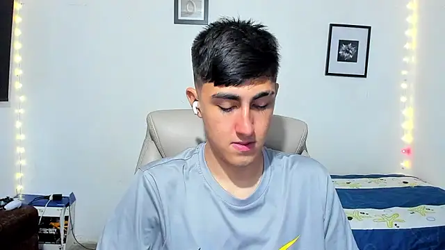 Snapshot of babymaik chatting on November 7, 2025, 9:36 am babymaik online show from November 7, 2025, 9:36 am