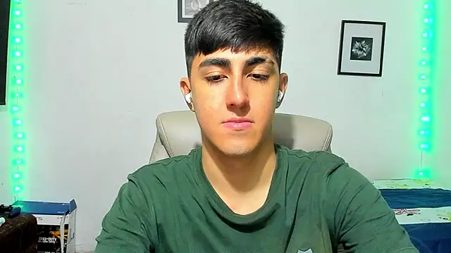 Snapshot of babymaik chatting on November 14, 2025, 5:22 am babymaik online show from November 14, 2025, 5:22 am