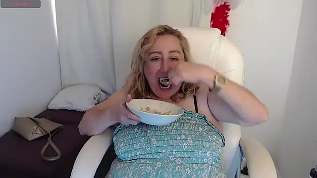 Mature 2025 online show from November 26, 2025, 5:46 pm