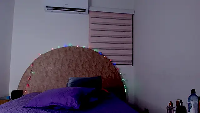 abigail fx online show from December 4, 2025, 3:05 am