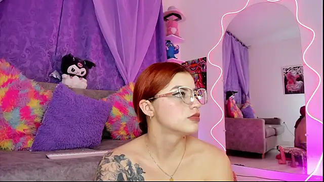 Snapshot of MelaniJhonson chatting on June 19, 2026, 2:28 am MelaniJhonson online show from June 19, 2026, 2:28 am