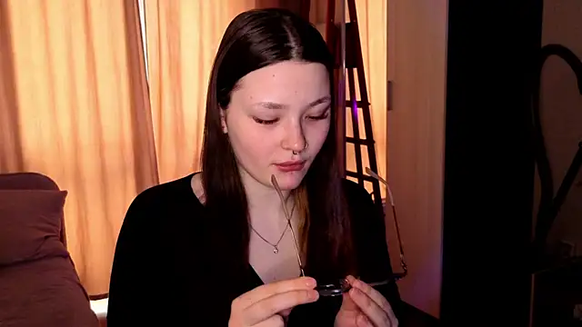 milliedoll online show from March 27, 2026, 7:17 am