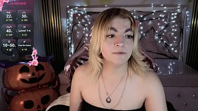 lili conor s online show from October 17, 2025, 4:27 am