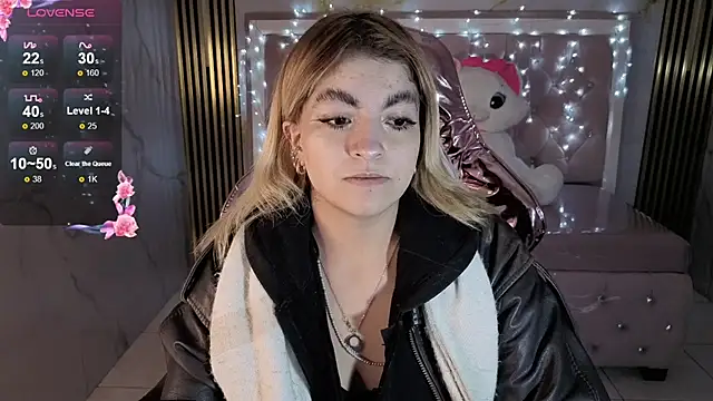 lili conor s online show from November 2, 2025, 3:44 am