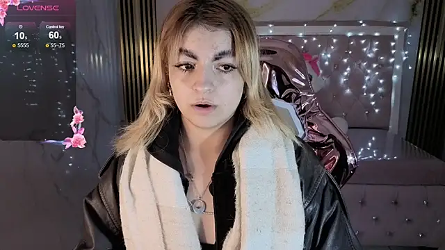 lili conor s online show from November 8, 2025, 3:10 am