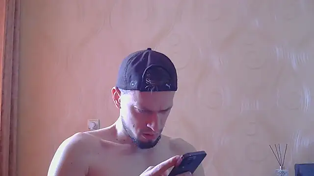 Snapshot of frama666 chatting on July 14, 2026, 10:21 am frama666 online show from July 14, 2026, 10:21 am