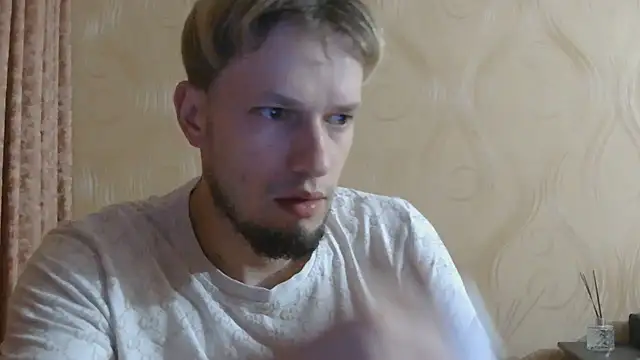 Snapshot of frama666 chatting on July 17, 2026, 8:39 pm frama666 online show from July 17, 2026, 8:39 pm