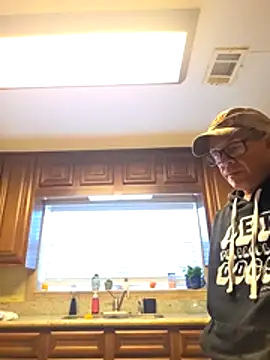 chris8827 online show from January 14, 2026, 4:32 pm