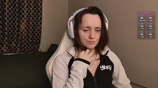 Luna Loveee online show from November 28, 2025, 4:12 am