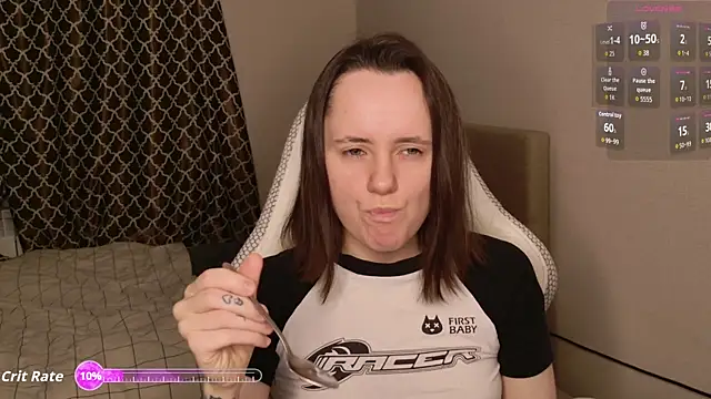 Luna Loveee online show from December 19, 2025, 3:43 am