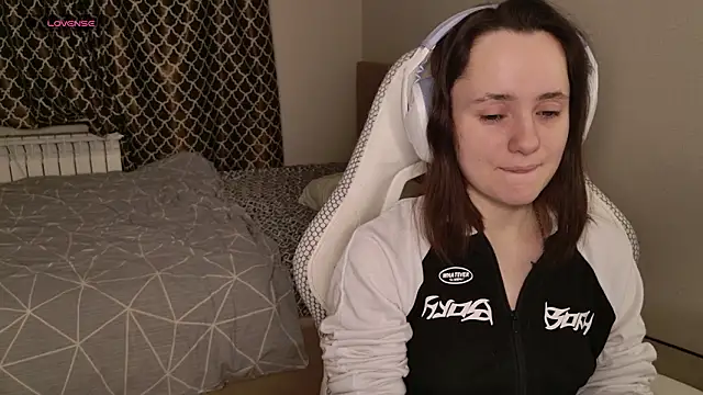 Snapshot of Luna_Loveee chatting on February 1, 2026, 3:49 am Luna Loveee online show from February 1, 2026, 3:49 am