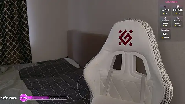 Luna Loveee online show from March 9, 2026, 5:00 am