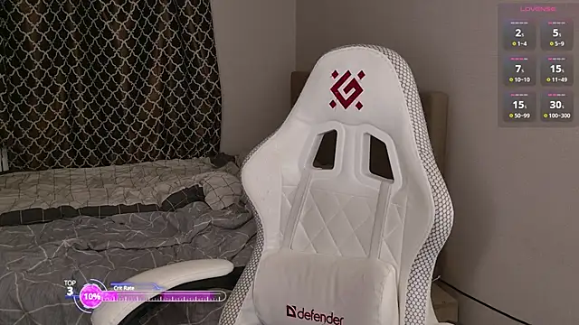 Snapshot of Luna_Loveee chatting on February 15, 2026, 4:13 am Luna Loveee online show from February 15, 2026, 4:13 am