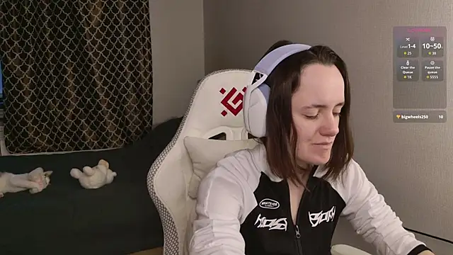 Luna Loveee online show from October 26, 2025, 3:51 am