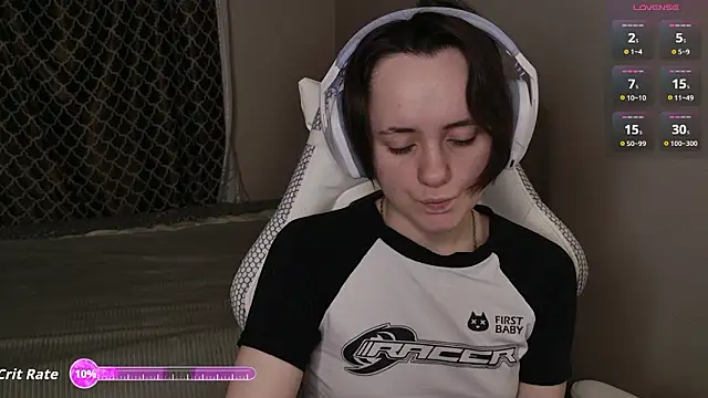 Snapshot of Luna_Loveee chatting on February 22, 2026, 3:42 am Luna Loveee online show from February 22, 2026, 3:42 am