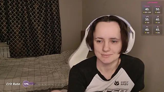 Snapshot of Luna_Loveee chatting on February 14, 2026, 3:51 am Luna Loveee online show from February 14, 2026, 3:51 am