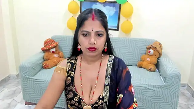 leahgotiii online show from November 14, 2025, 3:32 am