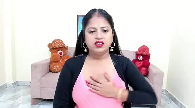 leahgotiii online show from March 21, 2025, 3:55 am