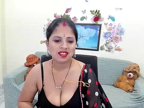 leahgotiii online show from May 18, 2026, 4:18 am