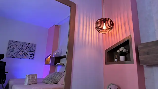 Lucia Brown  online show from March 15, 2025, 2:45 pm