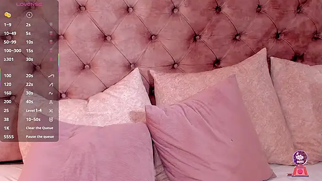 regina noctixx online show from December 4, 2025, 11:04 pm