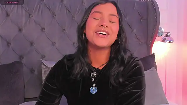 regina noctixx online show from February 10, 2026, 11:37 pm