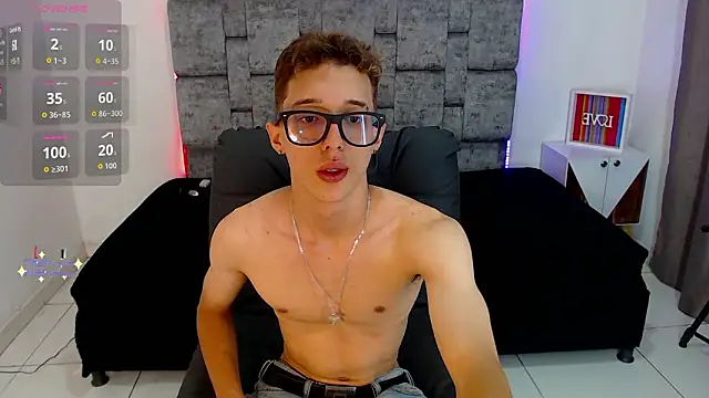 Snapshot of skinny_bigcock02 chatting on February 13, 2026, 8:42 pm skinny bigcock02 online show from February 13, 2026, 8:42 pm