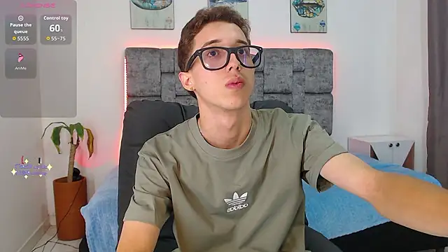 Snapshot of skinny_bigcock02 chatting on February 6, 2026, 9:11 pm skinny bigcock02 online show from February 6, 2026, 9:11 pm